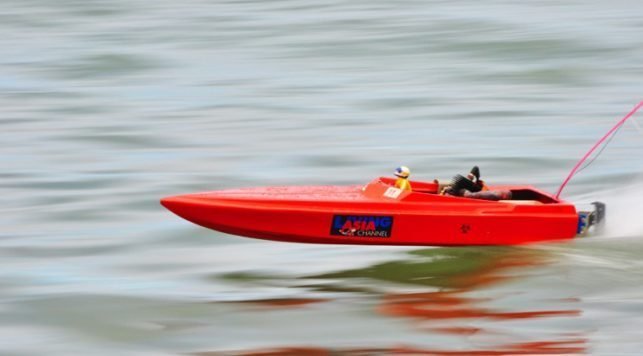 rc boat for saltwater e