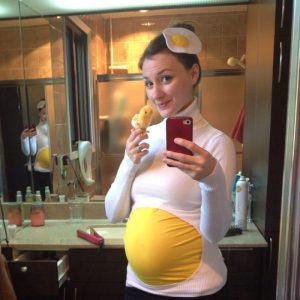 maternity-halloween-costume-